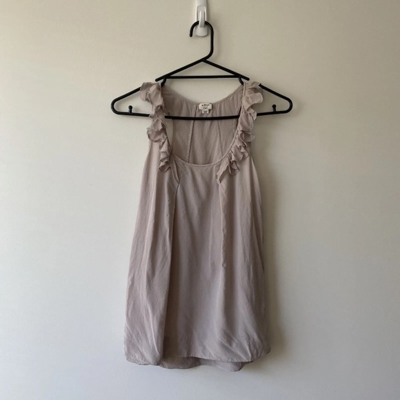 Wilfred Tops - Aritzia Wilfred 100% Silk Scallop Ruffle Collar Dusty
Lilac Tank Size XS